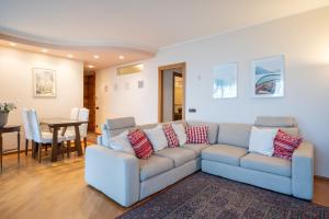 Posezení v ubytování COMO LAKE - Apartment in Residence 5 minutes from Lecco Center
