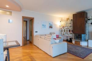 Kuchyň nebo kuchyňský kout v ubytování COMO LAKE - Apartment in Residence 5 minutes from Lecco Center