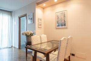 Posezení v ubytování COMO LAKE - Apartment in Residence 5 minutes from Lecco Center