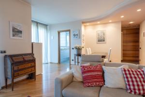 Posezení v ubytování COMO LAKE - Apartment in Residence 5 minutes from Lecco Center