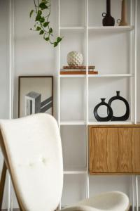 Mynd úr myndasafni af Picturesque 3BR Apt w Panoramic Views in Tel Aviv with Shelter by Sea N' Rent í Tel Aviv
