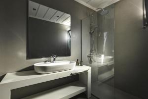 Vannituba majutusasutuses Binios Villa - private pool, walking distance from the Beach