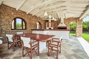 Fotografie z fotogalerie ubytování Villa St Dennis v destinaci Makris Gialos