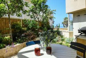 Κήπος έξω από το Luxurious Family Three Story House by Sea N Rent