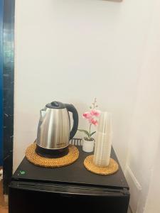 Set per la preparazione di tè e caffè presso Villa La Perla Capri