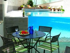 Πισίνα στο ή κοντά στο Luxury apartment Lara shared pool