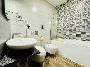 Ένα μπάνιο στο Joy City Stay Nemoianu 13A-8