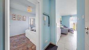 Postel nebo postele na pokoji v ubytování Apartamenty Sun & Snow Lisi Jar - sezonowy basen, blisko plaży, sauna