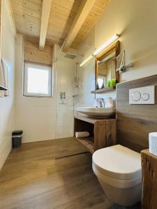 Koupelna v ubytování Mari's Landhaus