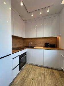 Η κουζίνα ή μικρή κουζίνα στο Chill&Go apartament w sercu Częstochowy
