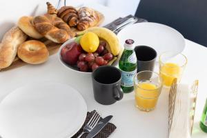 Makanan di atau berdekatan apartmen