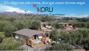Nespecifikovaný výhled na hory nebo výhled na hory při pohledu z luxury tent