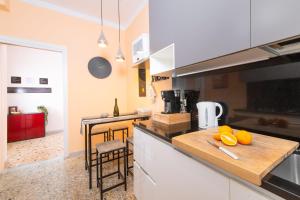 Kuchyň nebo kuchyňský kout v ubytování Shamatha apartment + 6 fotografií