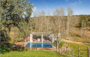 Πισίνα στο ή κοντά στο Comfortable villa with mountain views - Valverde de Leganés
