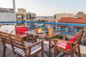 Balkón nebo terasa v ubytování Erieta sea view apartment50m from the beach