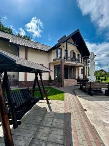 Budova, kde se penzion nachází + 37 fotografií