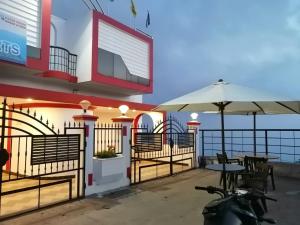Balkón nebo terasa v ubytování Kallal Resorts + 7 fotografií
