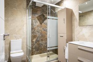 Un baño de Apartment Atalaya in the center