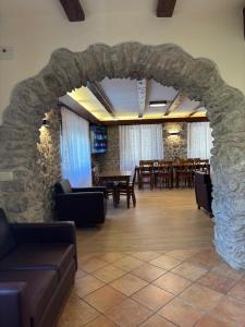 A seating area at Hotel-Restaurante La Quadra