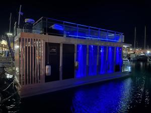 阿尔盖罗Alghero houseboat Blue Zone的相册照片