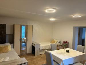Posedenie v ubytovaní Apartment & Studio Vrdoljak