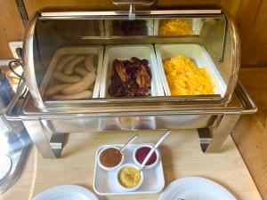 Comida no hotel ou em algum lugar perto