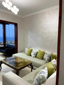 Posezení v ubytování Beautiful sea view apartment