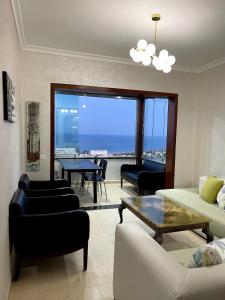 Posezení v ubytování Beautiful sea view apartment