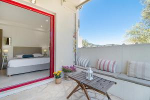 Ένα ή περισσότερα κρεβάτια σε δωμάτιο στο Cozy 2-bdrm-house With Garden
