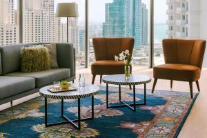 Posezení v ubytování Sonder by Marriott Bonvoy JBR The Walk Apartments