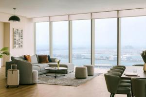 Posezení v ubytování Sonder by Marriott Bonvoy JBR The Walk Apartments