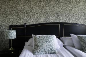 Letto o letti in una camera di Grand Hotel Jonkoping, BW Signature Collection