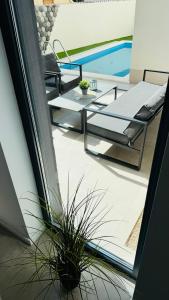 Bazén v ubytování Murter - Jezera Luxury Apartments nebo v jeho okolí