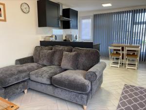 Χώρος καθιστικού στο Apartment Close To Porth Beach