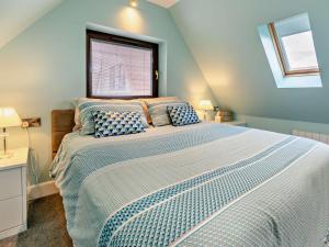 Ένα ή περισσότερα κρεβάτια σε δωμάτιο στο 1 Bed in St Monans 85554