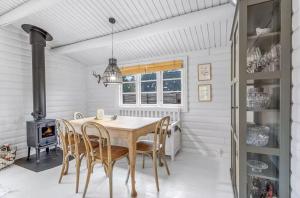 Gallery image of Log Cabin Near A Beautiful Beach in Gedser