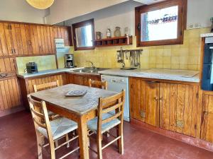 Imagen de la galería de Villa de charme vue imprenable sur le golfe, 6 pers PORTO-VECCHIO, en Porto Vecchio 5 fotos más