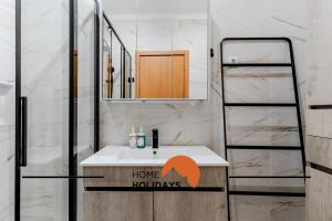 Koupelna v ubytování #256 Sea & Sun View by Home Holidays