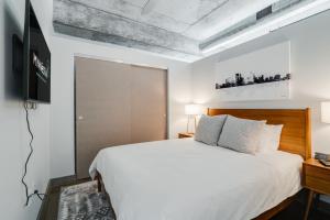 Ένα ή περισσότερα κρεβάτια σε δωμάτιο στο Sable 508 - One Bedroom +28 φωτογραφίες