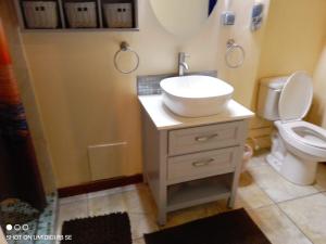 חדר רחצה ב-Treehouse Hideaway Villa II - Amazing Piton Views