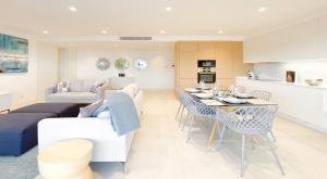 Køkken eller tekøkken på Poolside Garden View Luxury Apartment