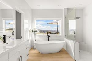 Φωτογραφία από το άλμπουμ του Monserate Wine Country w Infinity Pool Views σε Fallbrook