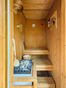 Fotografie z fotogalerie ubytování Chalet privé avec vue panoramique, terrasse et jardin v destinaci La Fouly