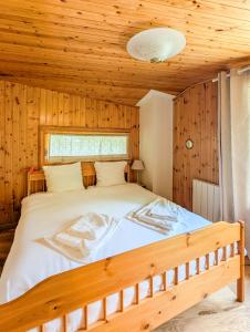 Fotografie z fotogalerie ubytování Chalet privé avec vue panoramique, terrasse et jardin v destinaci La Fouly