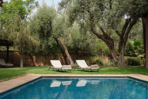 Πισίνα στο ή κοντά στο Lankah - Authentic villa with private heated pool close to city center