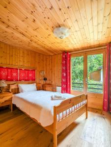 Fotografie z fotogalerie ubytování Chalet privé avec vue panoramique, terrasse et jardin v destinaci La Fouly