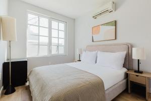 Gallery image of Blueground Dumbo balcony AC near bridge NYC-1770 in Brooklyn +30 photos