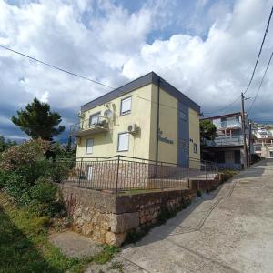 Bygningen som lejligheden ligger i