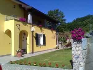 Budova, kde se bed and breakfast nachází + 37 fotografií