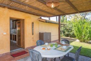 Κήπος έξω από το Agriturismo Il Lentisco